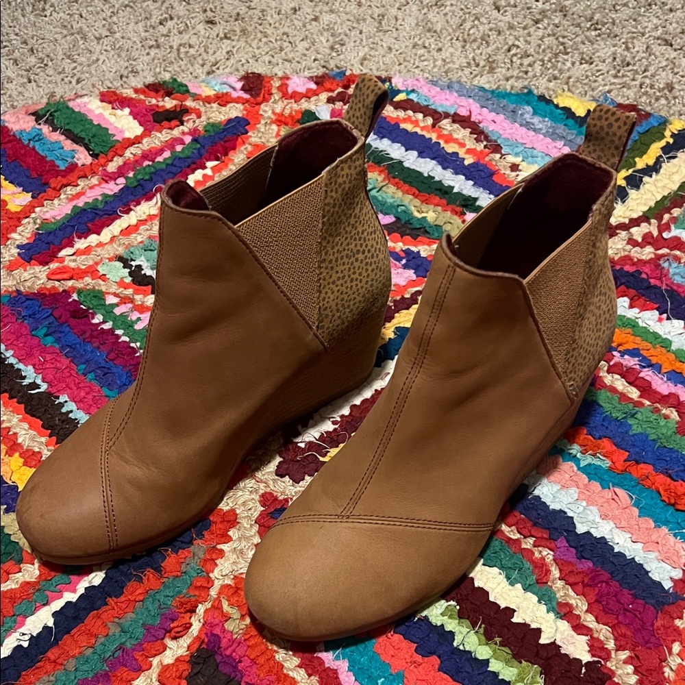 Toms Tan Ankle Booties